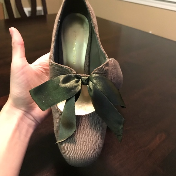 ❗️💐Ann Marino Satin Bow Heels! NWOT! - Picture 4 of 7